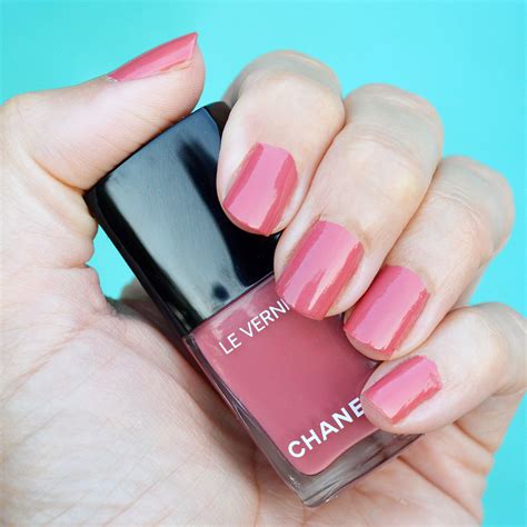 rose confidentiel chanel|Chanel Rose Confidentiel nail polish review .